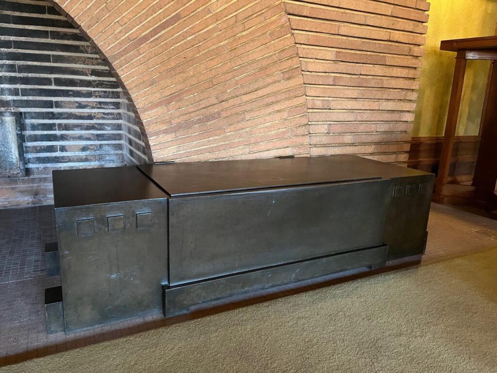 Fuel box in reception room